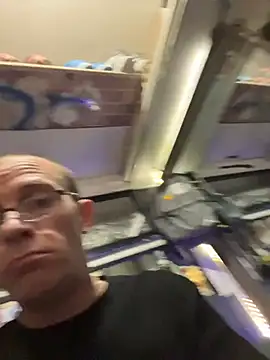 Snapshot of DirkD916 chatting on 10/14/25, 03:07 DirkD916 online show from 10/14/25, 03:07