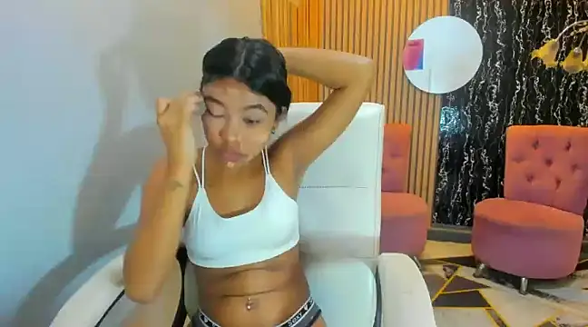Snapshot of skinny_cloe chatting on 12/12/24, 11:36 skinny cloe online show from 12/12/24, 11:36
