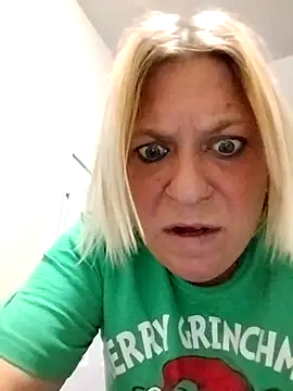 Snapshot of Playmate86 chatting on 12/08/24, 05:07 Playmate86 online show from 12/08/24, 05:07