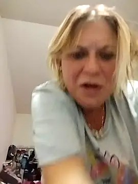 Snapshot of Playmate86 chatting on 12/11/24, 03:13 Playmate86 online show from 12/11/24, 03:13