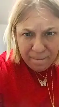 Snapshot of Playmate86 chatting on 02/06/25, 08:39 Playmate86 online show from 02/06/25, 08:39