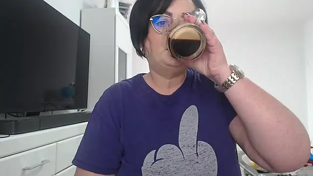 Amandamuller1982 online show from 05/18/26, 07:58
