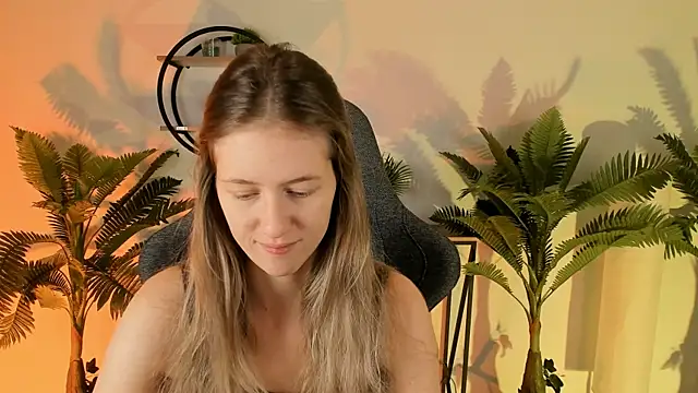 Snapshot of Sharon_Evansi chatting on 12/04/24, 08:45 Sharon Evansi online show from 12/04/24, 08:45