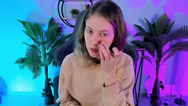 Snapshot of Sharon_Evansi chatting on 12/12/24, 08:47 Sharon Evansi online show from 12/12/24, 08:47