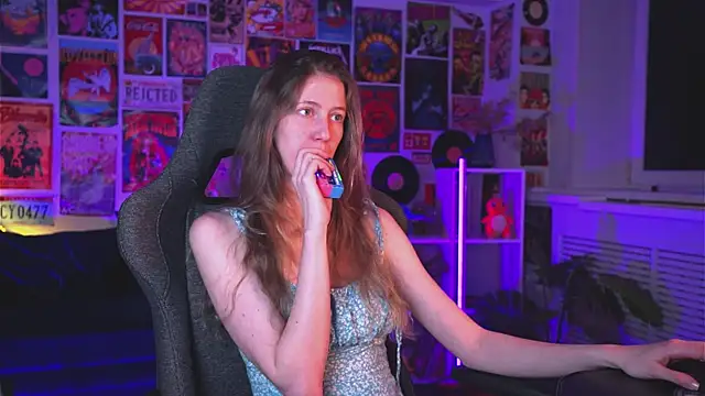 Snapshot of Sharon_Evansi chatting on 02/05/25, 12:38 Sharon Evansi online show from 02/05/25, 12:38