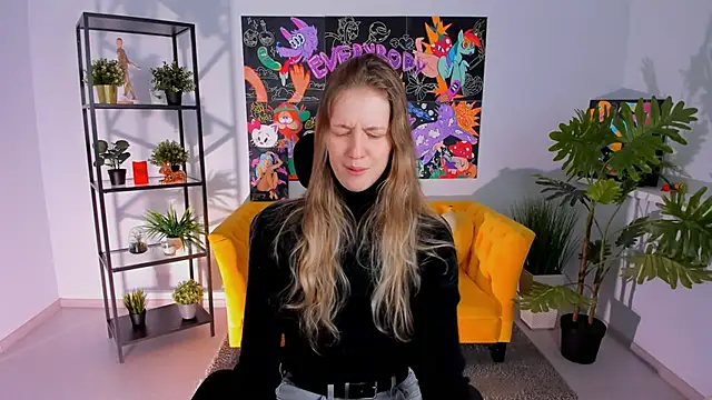 Snapshot of Sharon_Evansi chatting on 02/16/25, 03:48 Sharon Evansi online show from 02/16/25, 03:48