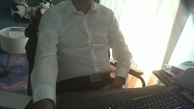 shyfrenchcock1 online show from 06/08/26, 07:42