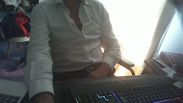 shyfrenchcock1 online show from 06/12/26, 09:08
