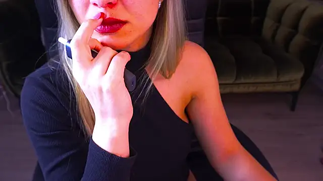 SashaBloom   online show from 01/24/25, 05:42