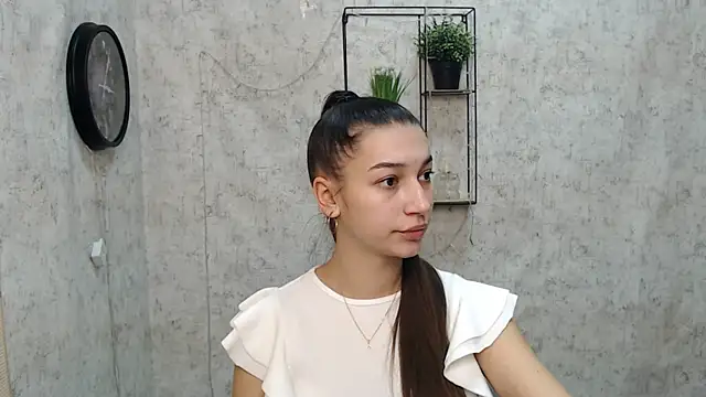KarolinaRosse  online show from 01/03/25, 06:55