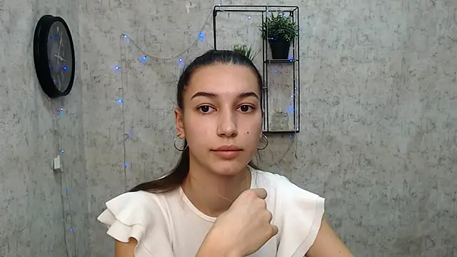 KarolinaRosse  online show from 01/03/25, 09:58