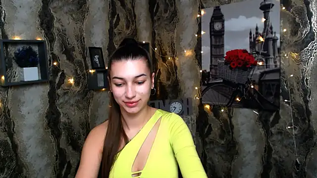 KarolinaRosse  online show from 01/04/25, 07:03