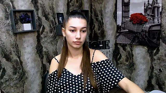 KarolinaRosse  online show from 01/13/25, 05:55