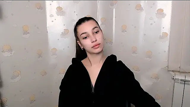 KarolinaRosse  online show from 02/04/25, 06:46