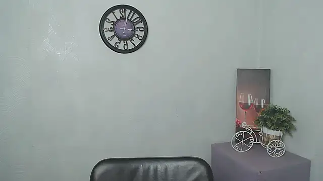KarolinaRosse  online show from 02/23/25, 07:00