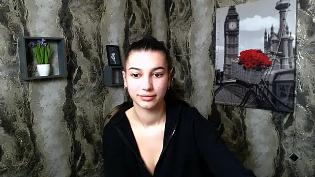 KarolinaRosse  online show from 03/09/25, 11:03
