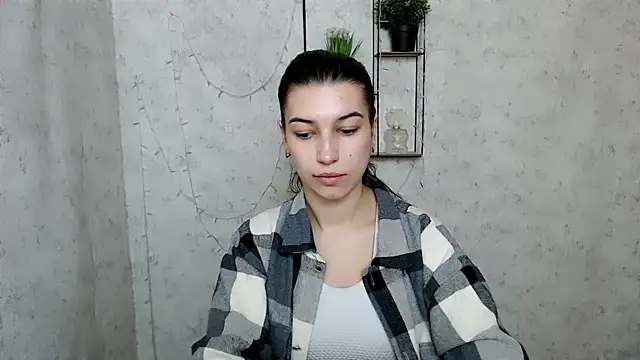 KarolinaRosse  online show from 03/15/25, 06:58