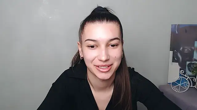 KarolinaRosse  online show from 03/17/25, 02:45