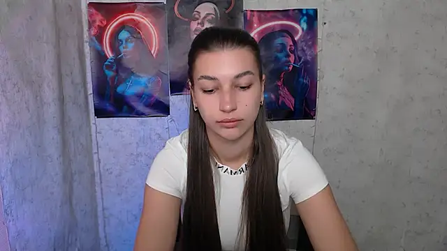 KarolinaRosse  online show from 09/23/25, 05:10