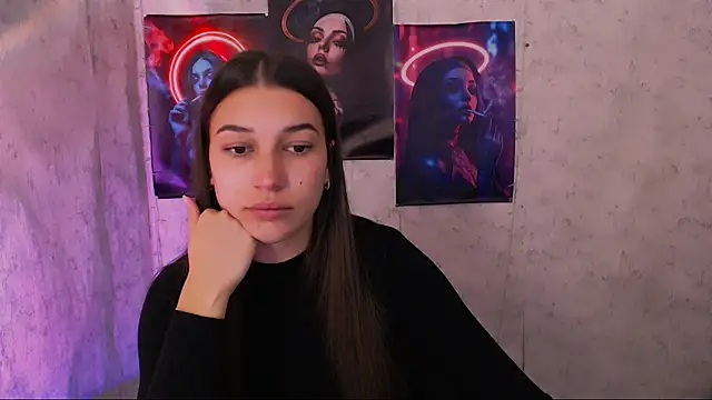 KarolinaRosse  online show from 10/03/25, 05:04