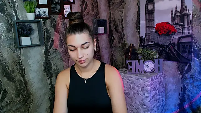 KarolinaRosse  online show from 10/28/25, 06:28