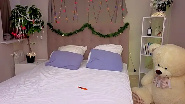 Snapshot of Bella_Murrr chatting on 12/23/24, 01:24 Bella Murrr online show from 12/23/24, 01:24