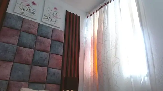 Saraa-restrepo online show from 01/02/25, 04:56