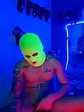 Snapshot of Alexandrei chatting on 01/11/25, 04:03 Alexandrei online show from 01/11/25, 04:03