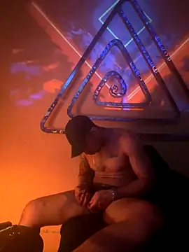 Snapshot of Alexandrei chatting on 11/09/25, 08:18 Alexandrei online show from 11/09/25, 08:18