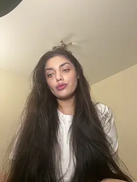 Snapshot of Sweet_Khalifa_ chatting on 02/02/25, 03:39 Sweet Khalifa online show from 02/02/25, 03:39