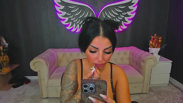 Snapshot of anemarieejolie chatting on 09/14/25, 04:28 anemarieejolie online show from 09/14/25, 04:28