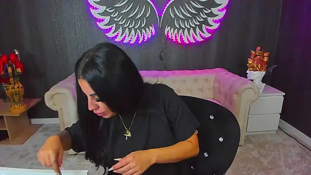 Snapshot of anemarieejolie chatting on 09/24/25, 03:59 anemarieejolie online show from 09/24/25, 03:59