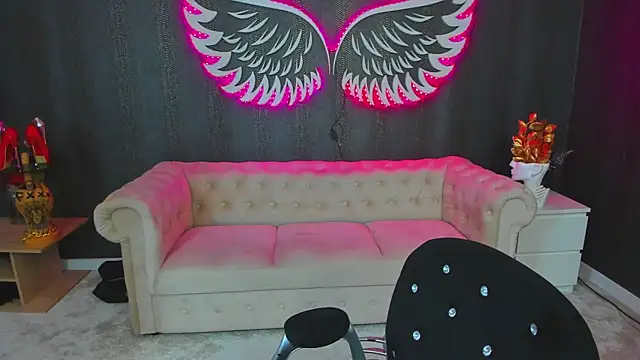 Snapshot of anemarieejolie chatting on 09/28/25, 04:23 anemarieejolie online show from 09/28/25, 04:23