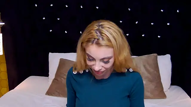 LaraAddison online show from 01/25/25, 04:24