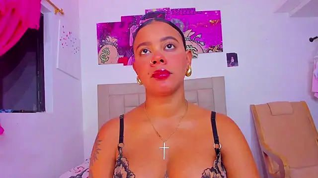 Snapshot of Miranda-brow chatting on 02/14/25, 01:34 Miranda-brow online show from 02/14/25, 01:34