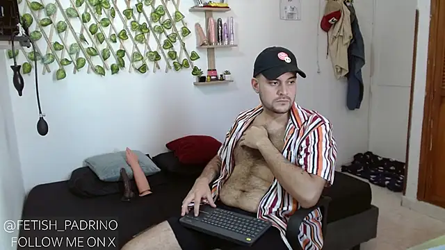 Snapshot of fetish_padrino chatting on 01/17/25, 05:08 fetish padrino online show from 01/17/25, 05:08