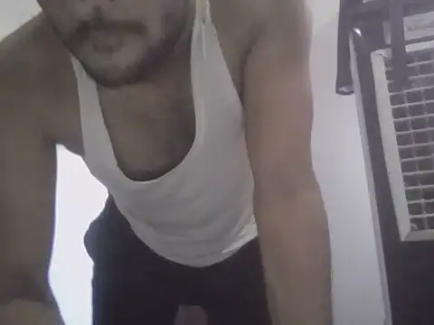 Snapshot of nomercyman01 chatting on 10/05/25, 09:40 nomercyman01 online show from 10/05/25, 09:40