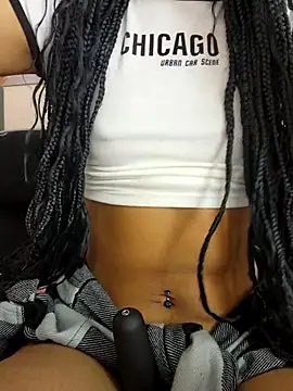 Snapshot of bonnie_18x chatting on 12/01/25, 10:37 bonnie 18x online show from 12/01/25, 10:37