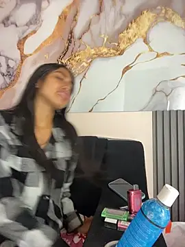 Snapshot of bonnie_18x chatting on 12/05/25, 08:16 bonnie 18x online show from 12/05/25, 08:16