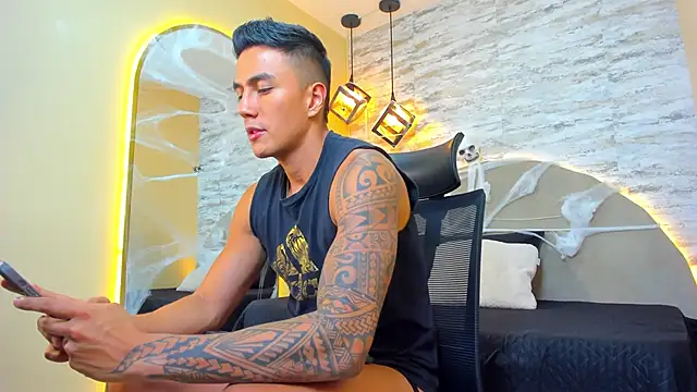 Aron Bolt online show from 10/22/25, 09:47