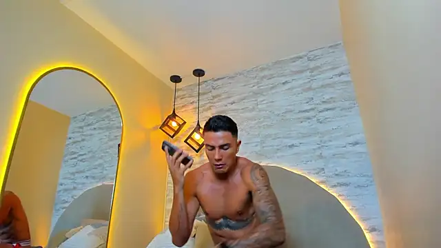 Aron Bolt online show from 11/23/25, 12:43