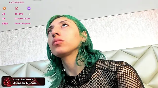 Im gaia online show from 10/04/25, 12:58