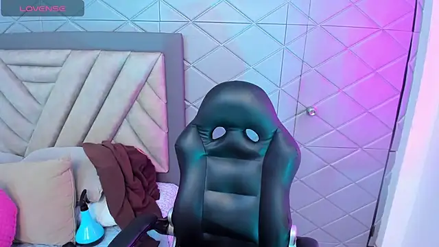 AikoLee  online show from 09/24/25, 06:06