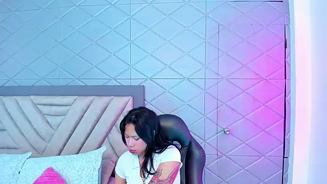 AikoLee  online show from 09/25/25, 05:00