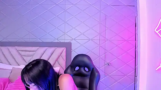 AikoLee  online show from 10/01/25, 04:40