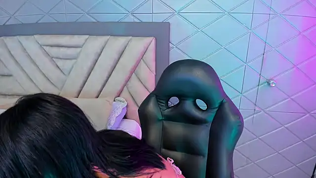 AikoLee  online show from 10/13/25, 07:41