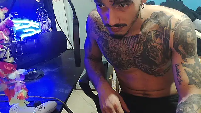 Snapshot of Badboyi1997 chatting on 09/29/25, 10:25 Badboyi1997 online show from 09/29/25, 10:25