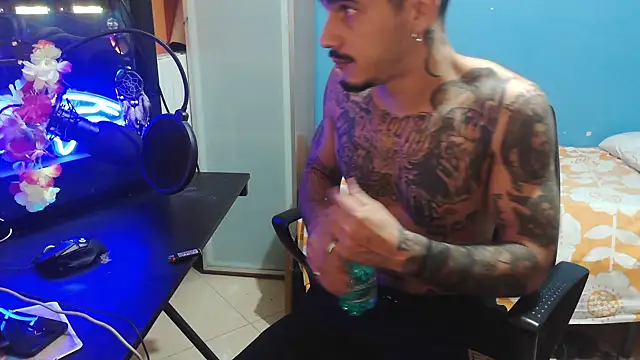 Snapshot of Badboyi1997 chatting on 10/03/25, 12:29 Badboyi1997 online show from 10/03/25, 12:29