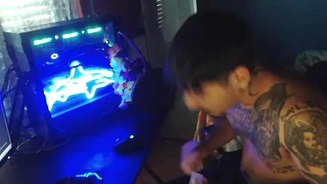 Snapshot of Badboyi1997 chatting on 10/07/25, 11:40 Badboyi1997 online show from 10/07/25, 11:40