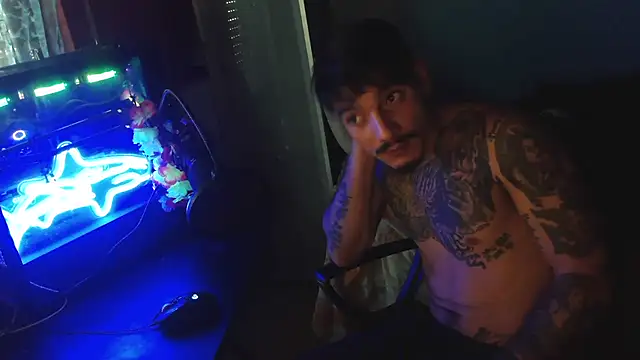 Snapshot of Badboyi1997 chatting on 10/08/25, 06:11 Badboyi1997 online show from 10/08/25, 06:11